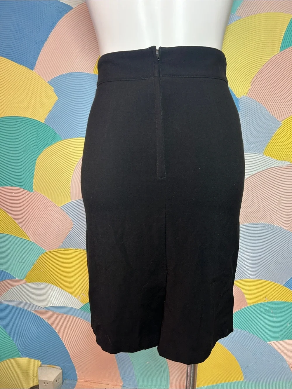 Wrapper Classic Black Ruffle Pencil Skirt - Women sz 3